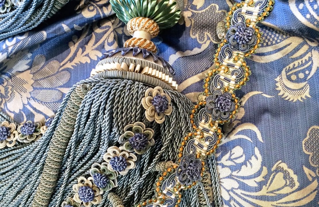 Using Decorative Curtain Accessories