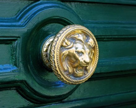 Choosing Victorian Door Knobs, Handles, And Furniture Choosing Victorian Door Knobs, Handles, And Furniture