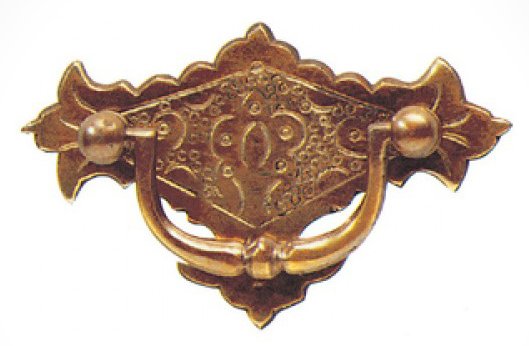 Engraved plate handle for antique furniture