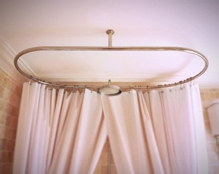 Choosing A Victorian Shower Curtain Rail