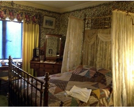 How to create a Victorian bedroom