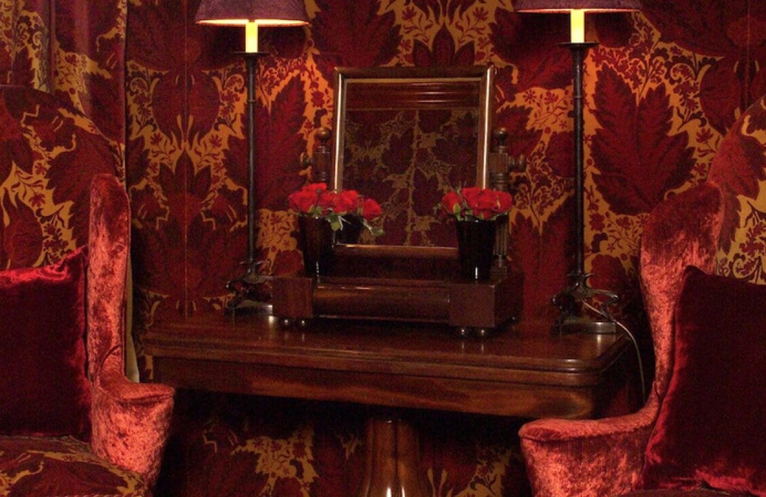 How to choose fabric for your upholstery project