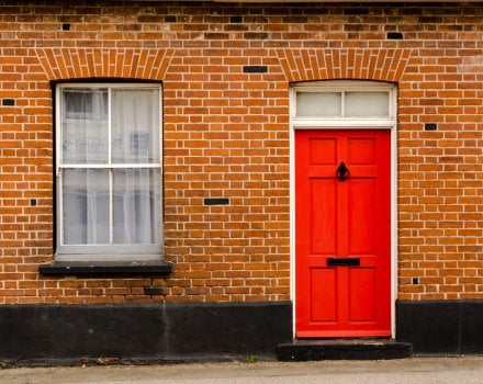 How to choose the right paint to create the perfect Victorian front door