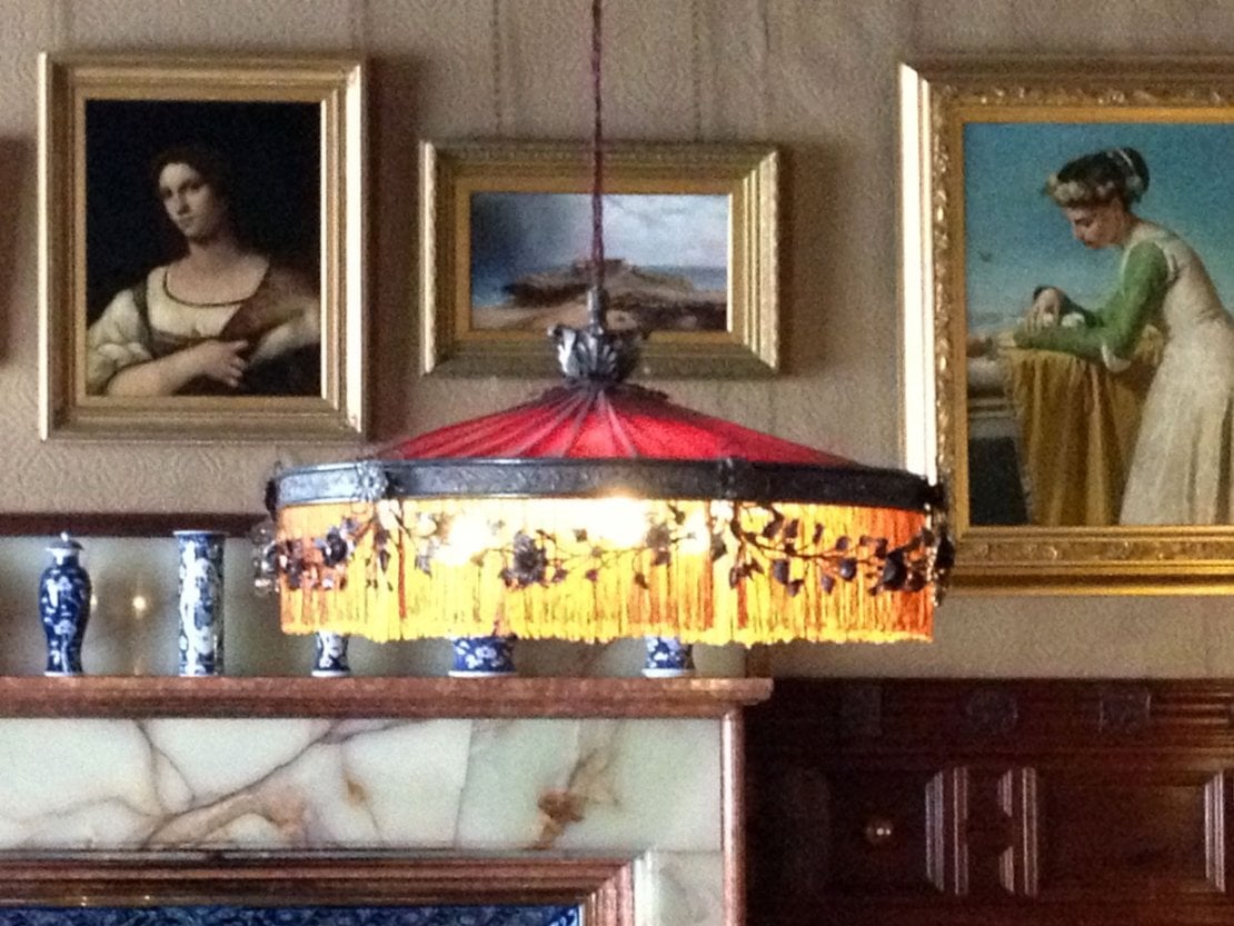 Victorian living room Center lighting