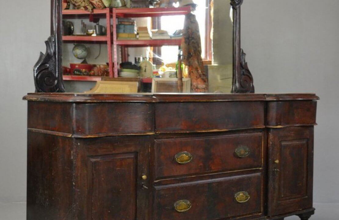 What is a Victorian dresser?