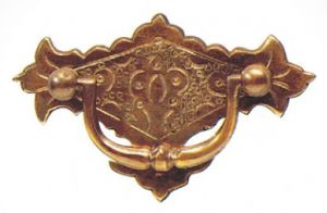 Engraved plate handle for antique furniture
