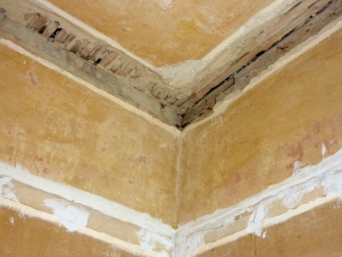 Removal of damaged plaster coving