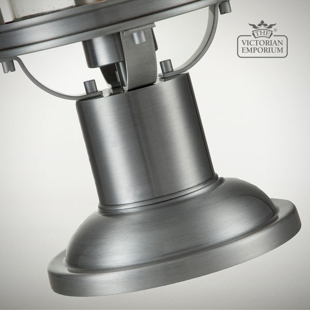 Booker Pedestal Lantern Qn Booker3 M Ia Detail1