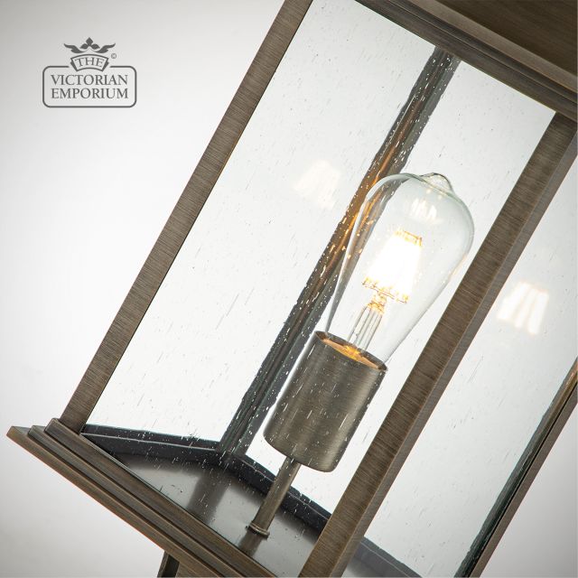 Grant Pedestal Lantern Qn Grant3 L Bu Detail2