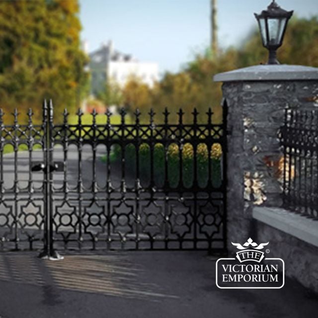 Gate Castiron Driveway Pedestrian Railings Stewart Dumfries Collectiont Traditional Victorian Old Classical Stewart Insitu 3