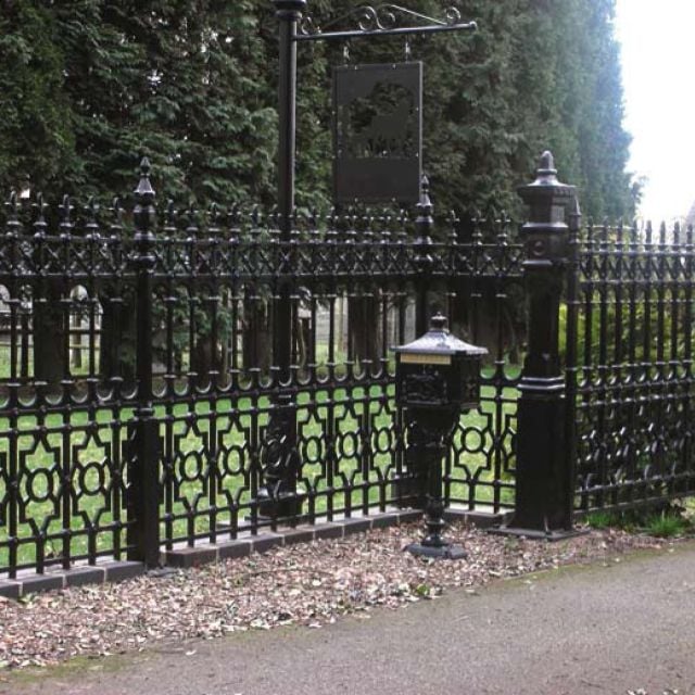 Dumfries Pillar driveway gate post with root fixing