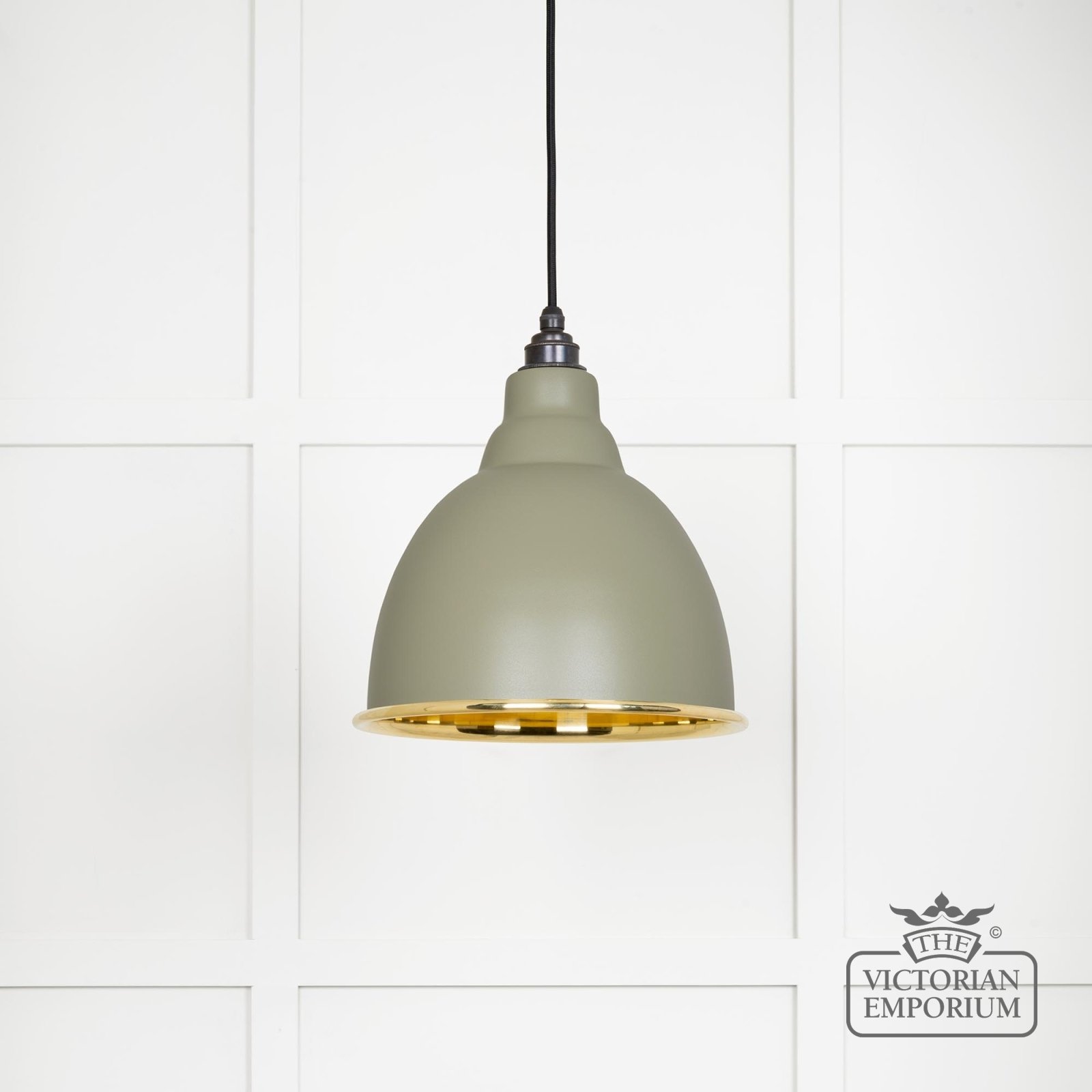 Brindle pendant light in Smooth brass and Tump finish