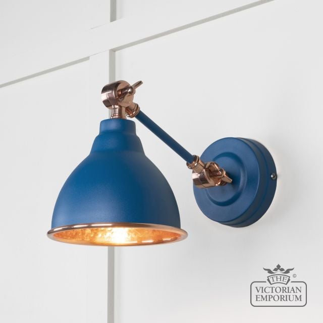 Brindle Wall Light With Hammered Copper Interior And Upstream Exterior 49717su Main L