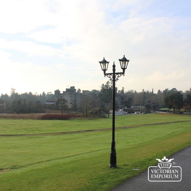 H32 Traditional Double Headed Lamppost 3.3m Cast Iron(1)