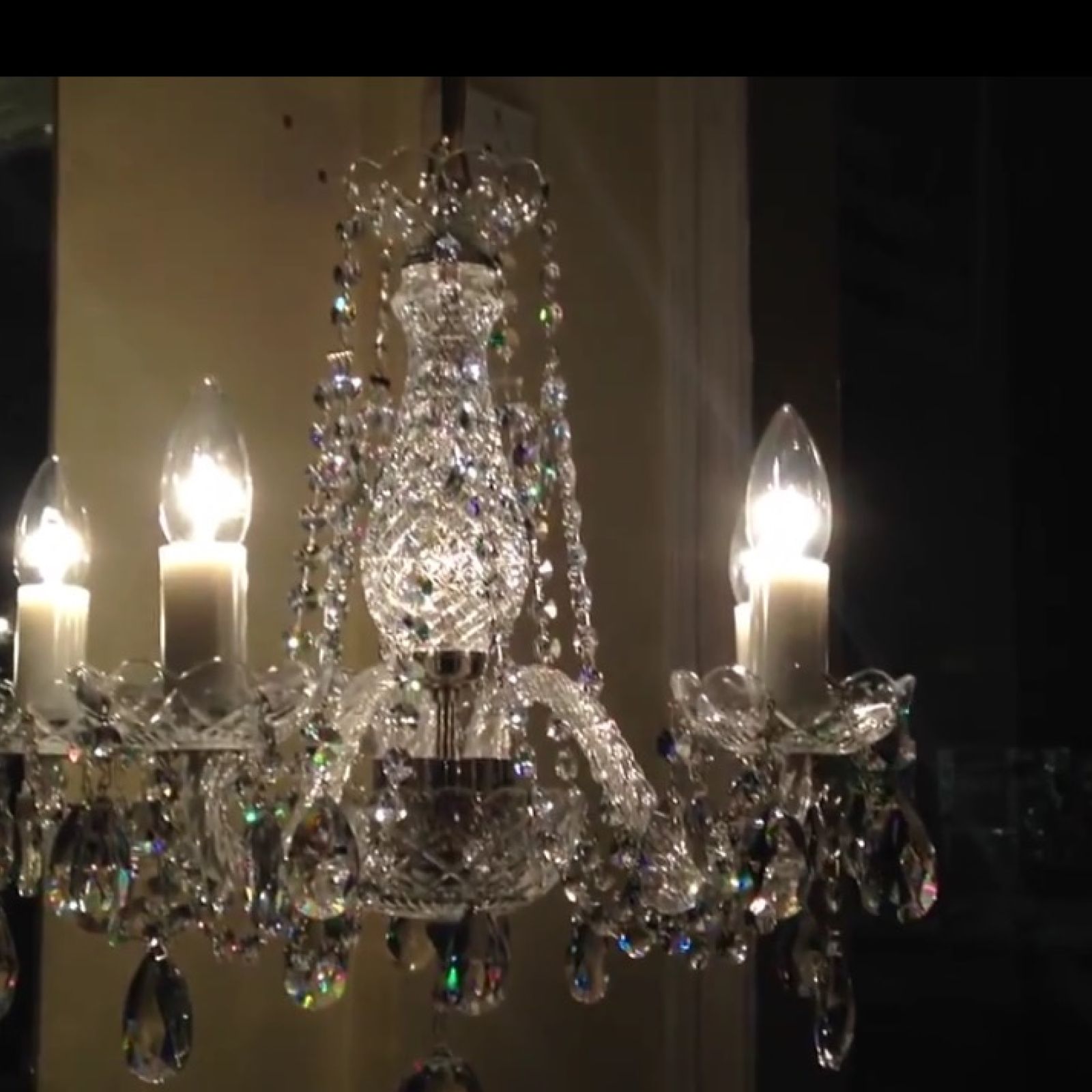 Pretty 5 arm chandelier