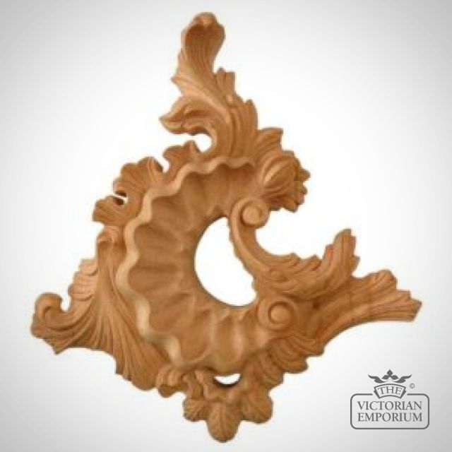 Rocaille Crown Pediment