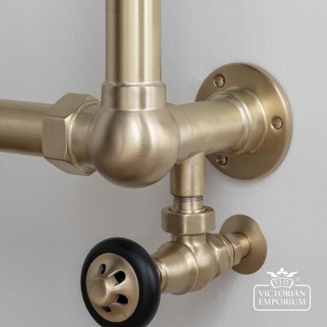 Mayfield 5 Bar Brushed Brass Detail V2