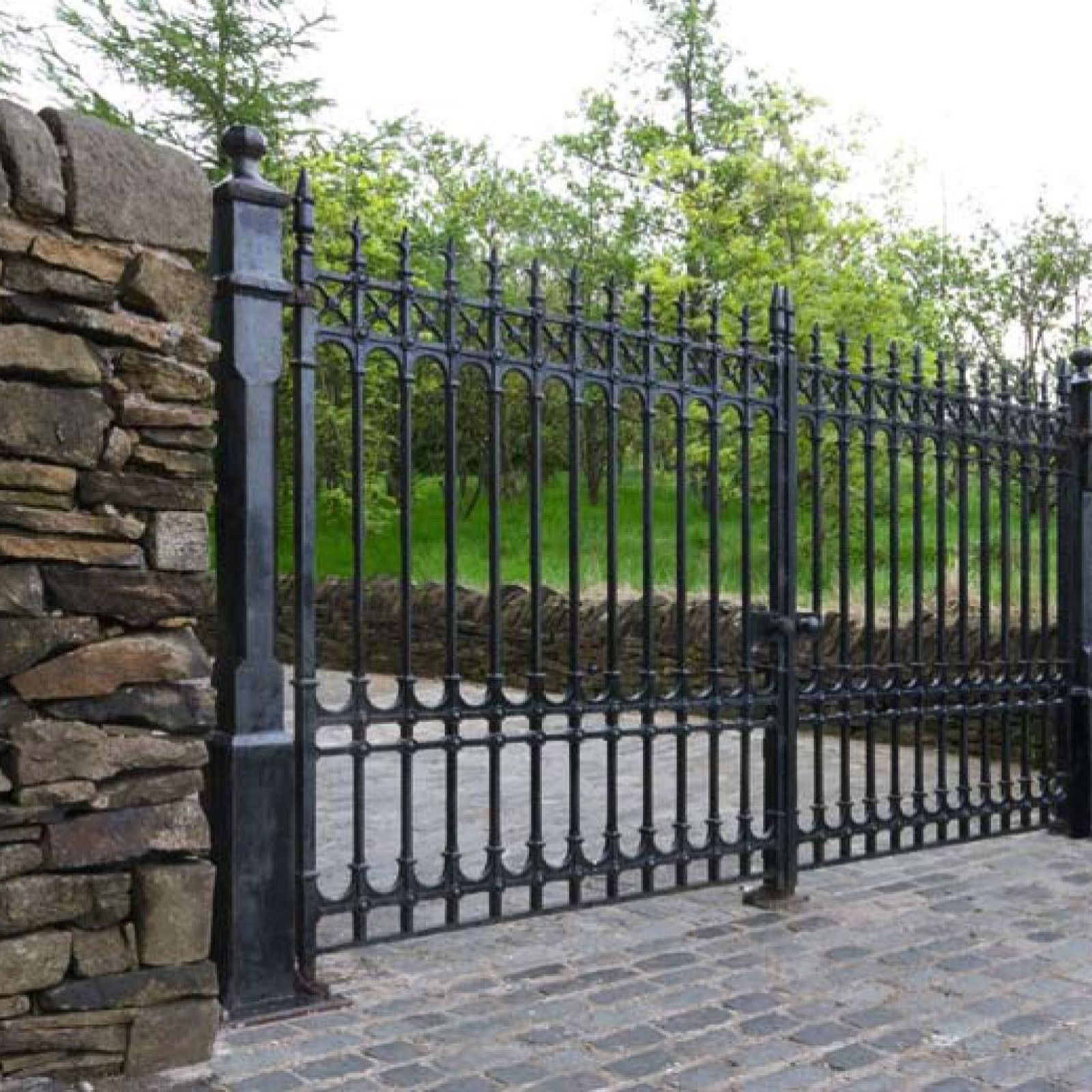 Colchester Driveway Gates - 12ft pair 6ft height