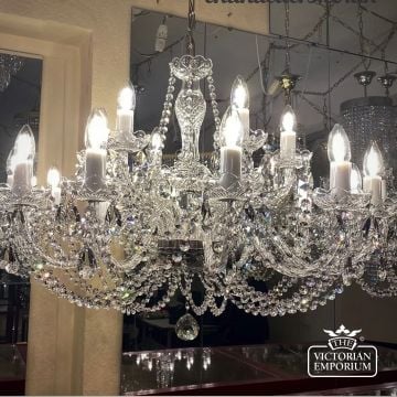 Lilla Chandelier2