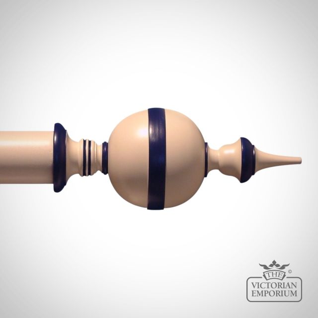 Hand decorated Arabic finial with highlights