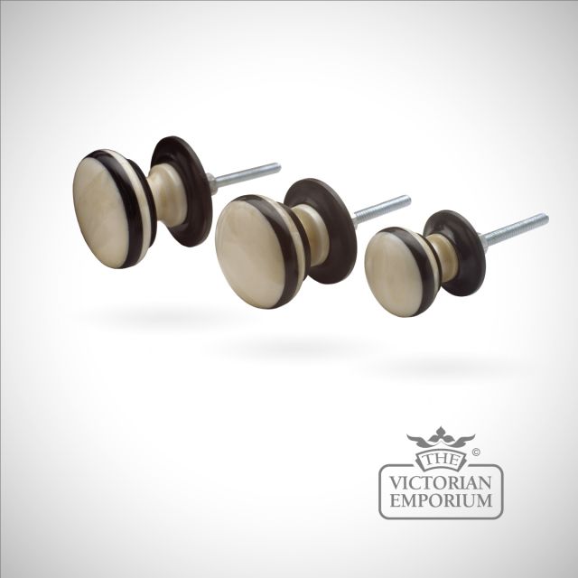 Classic porcelain bone and horn cupboard pull