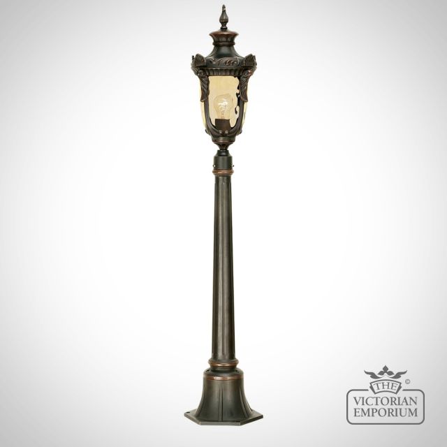 Philadelphia medium pillar with lantern in Old Bronze