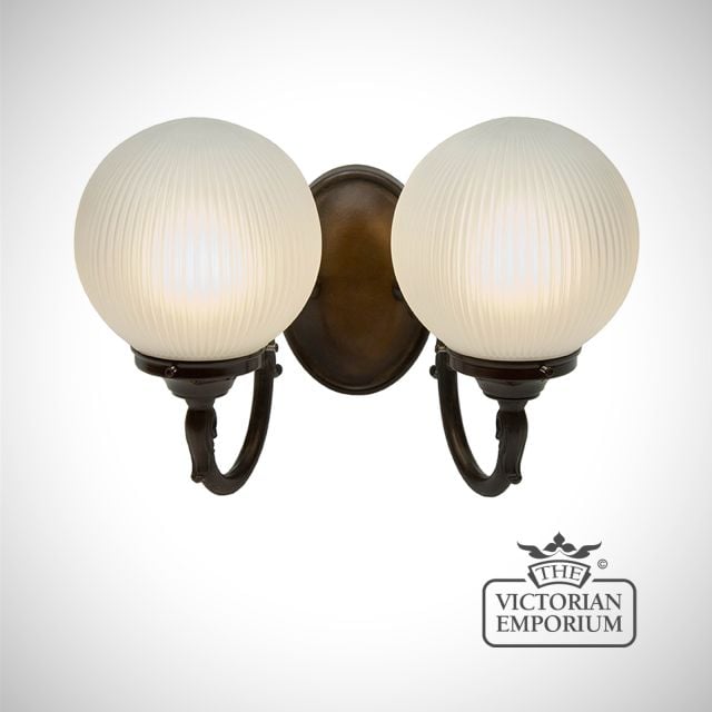 Double globe wall light with reeded glass