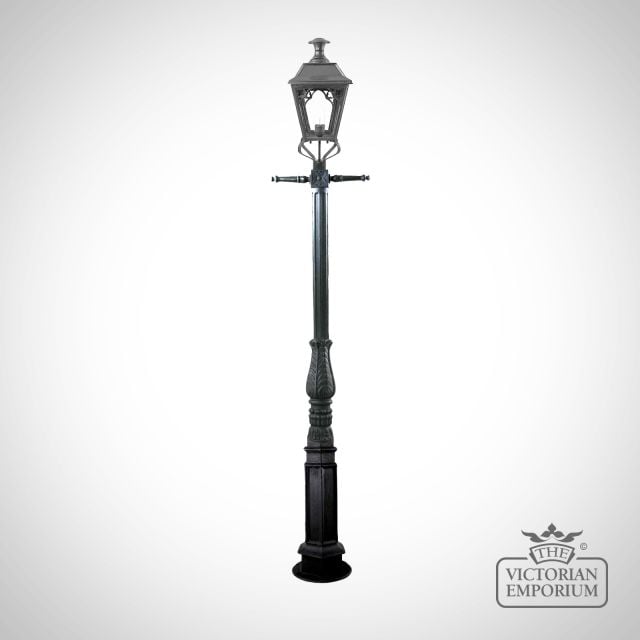 William Cast Iron Lamp Post With Medium Lantern In Either Black Or Distressed Brass