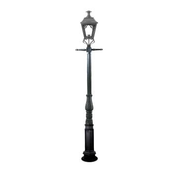 William cast iron lamp post with medium lantern in either black or distressed brass