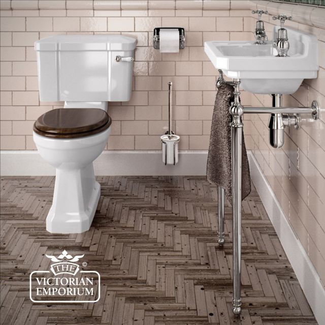 Standard Close Coupled Wc As Set Insitu