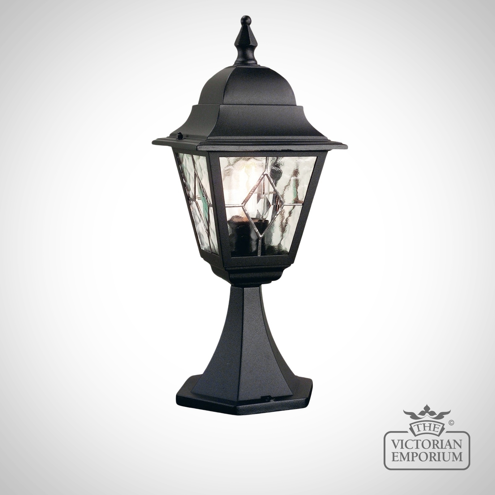 Norfolk pedestal lantern