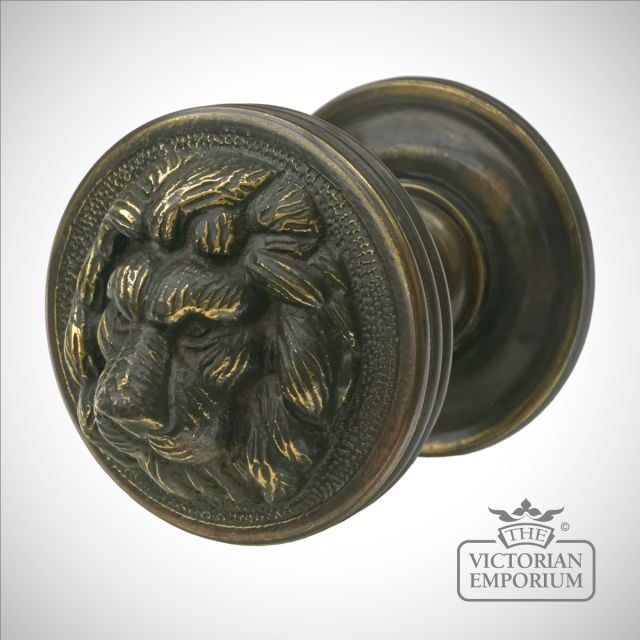 Lion Central Pull Antique Brass Cl3 Ab
