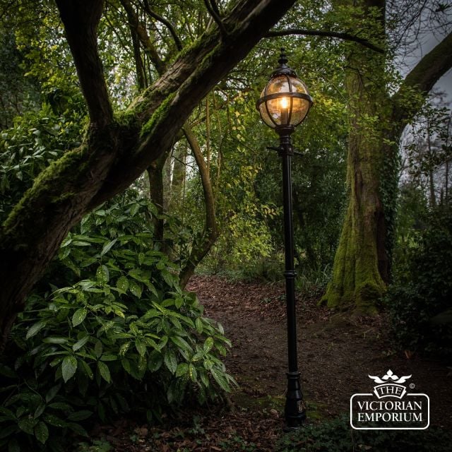 Traditional Lamp Post Harte 207(2)