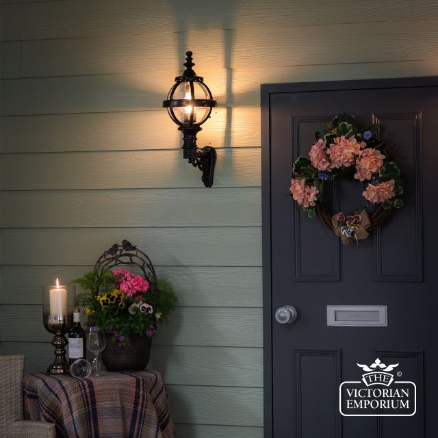 Globe Lantern On Wall Bracket 243(4)