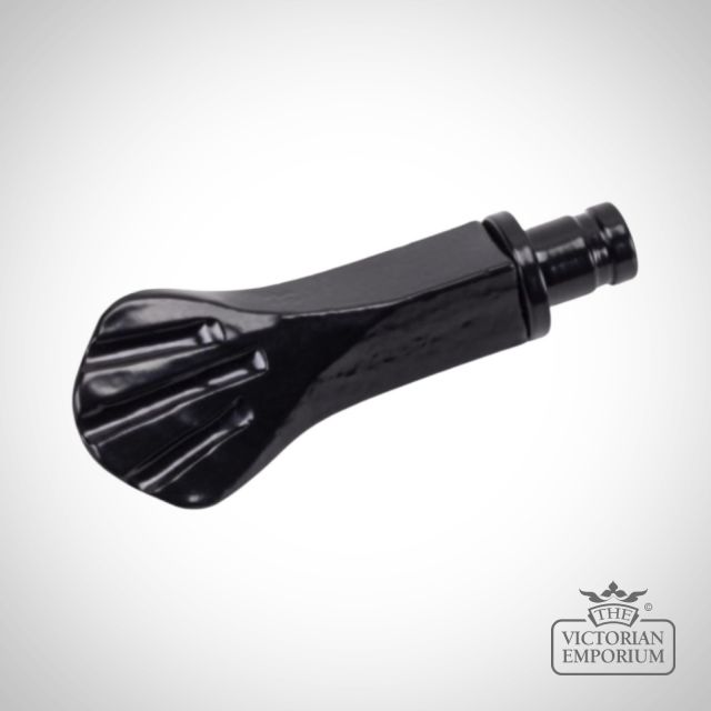 Black shell finial (pair)